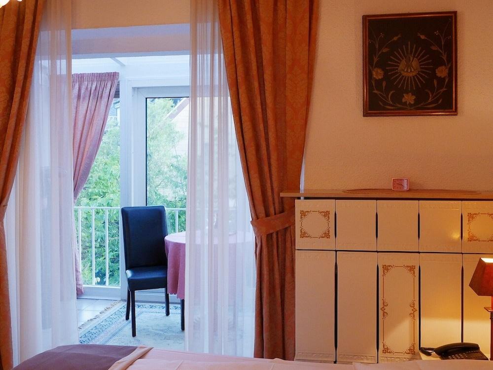 Haus Mooren, Hotel Garni Düsseldorf Buitenkant foto