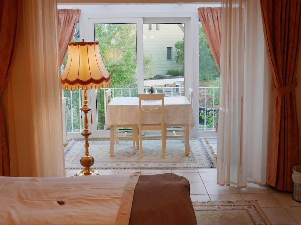 Haus Mooren, Hotel Garni Düsseldorf Buitenkant foto