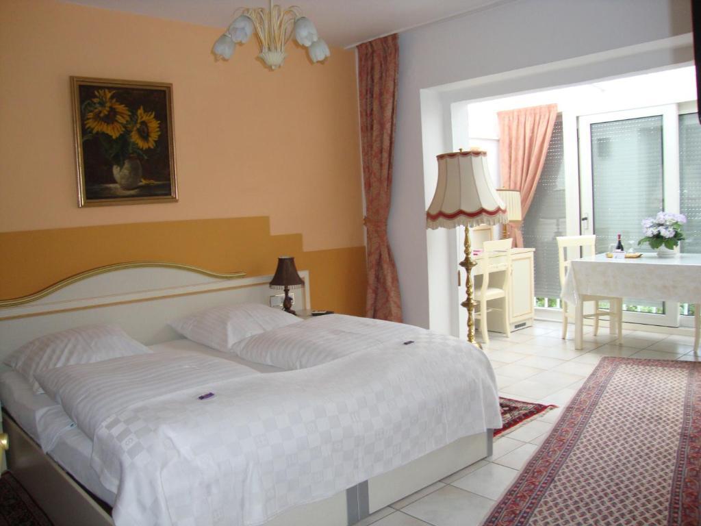 Haus Mooren, Hotel Garni Düsseldorf Kamer foto